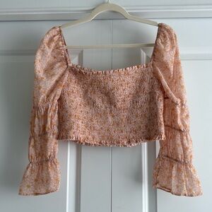 Storia Peach Floral Smocked Crop Blouse EUC